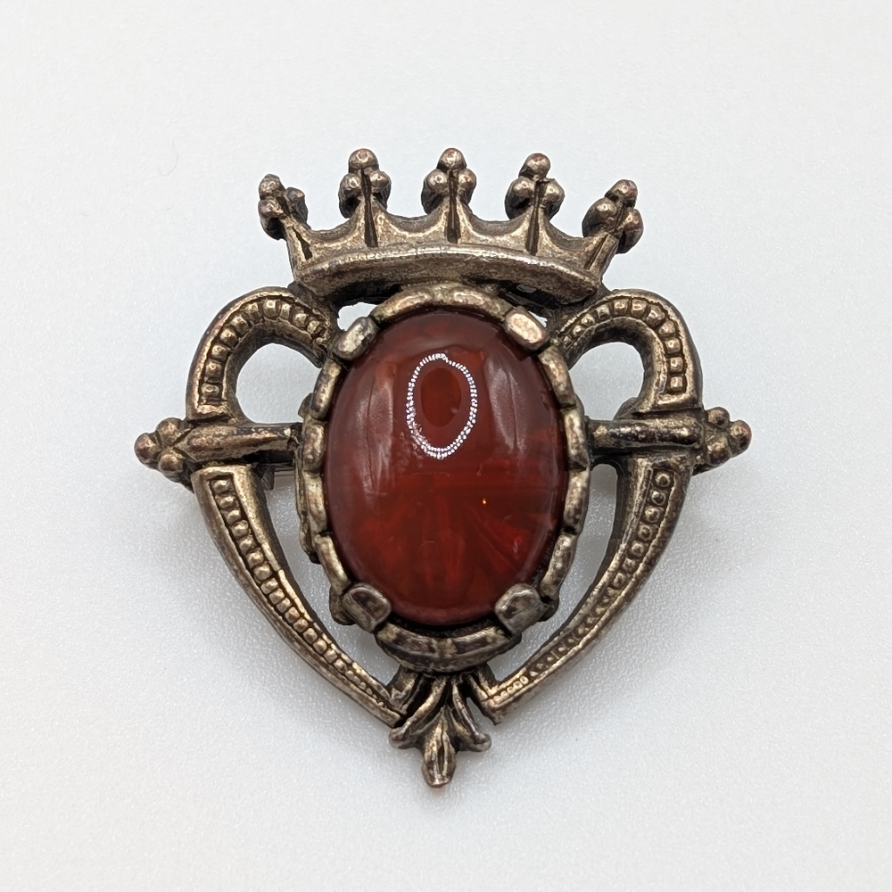 Vintage Miracle Scottish Luckenbooth Crown Brooch – Faux Carnelian Stone